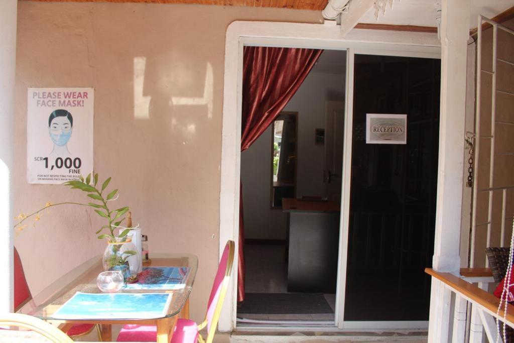 My Corner Guest House Victoria Extérieur photo