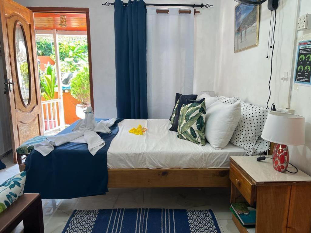 My Corner Guest House Victoria Extérieur photo